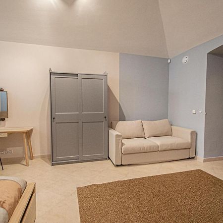 Modern And Spacious Apartments In City Center Praga Esterno foto