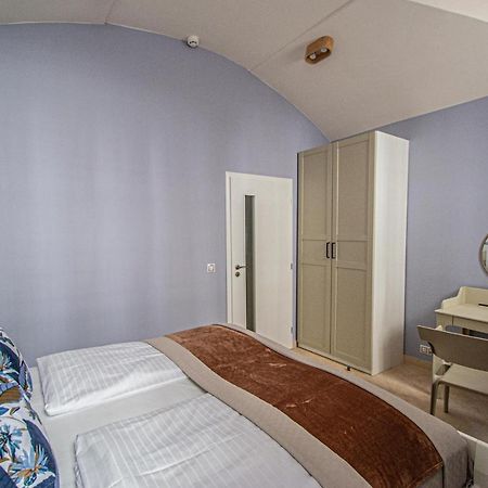 Modern And Spacious Apartments In City Center Praga Esterno foto