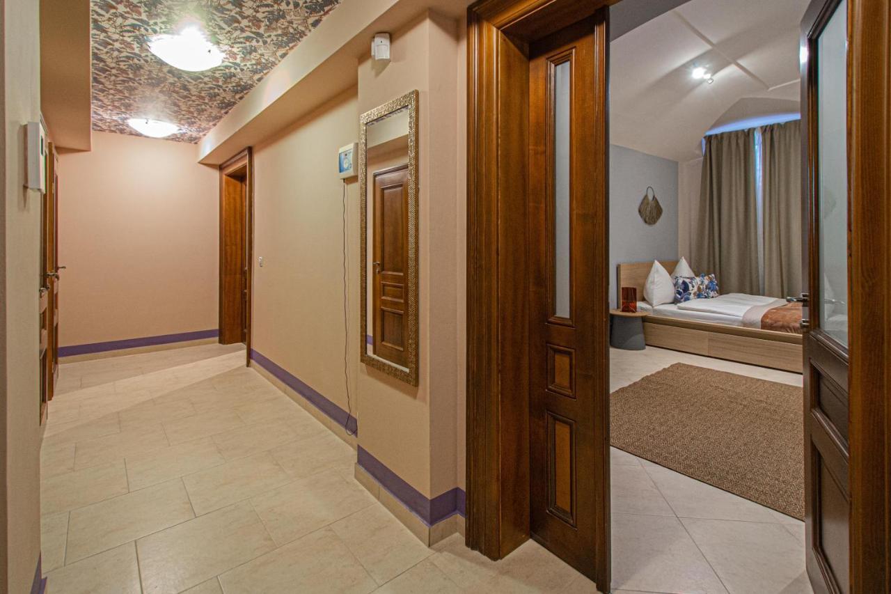 Modern And Spacious Apartments In City Center Praga Esterno foto