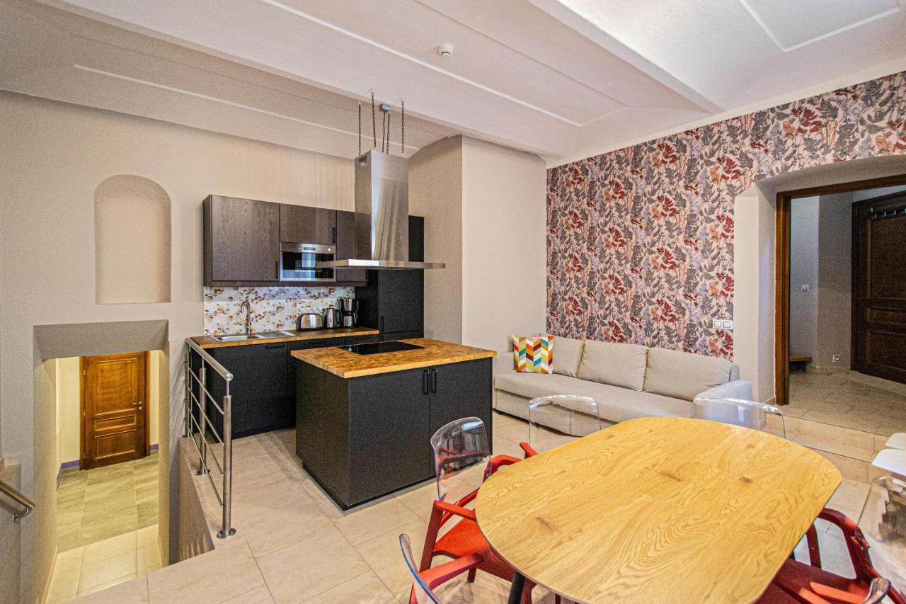 Modern And Spacious Apartments In City Center Praga Esterno foto