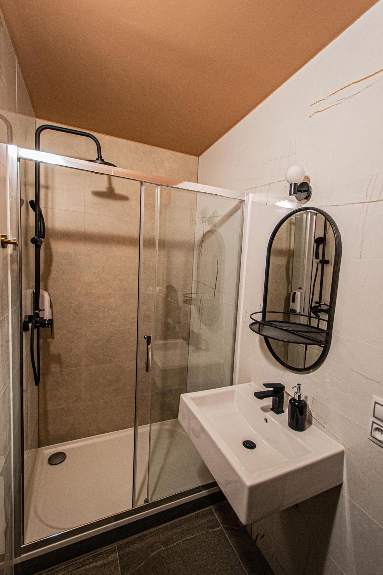 Modern And Spacious Apartments In City Center Praga Esterno foto
